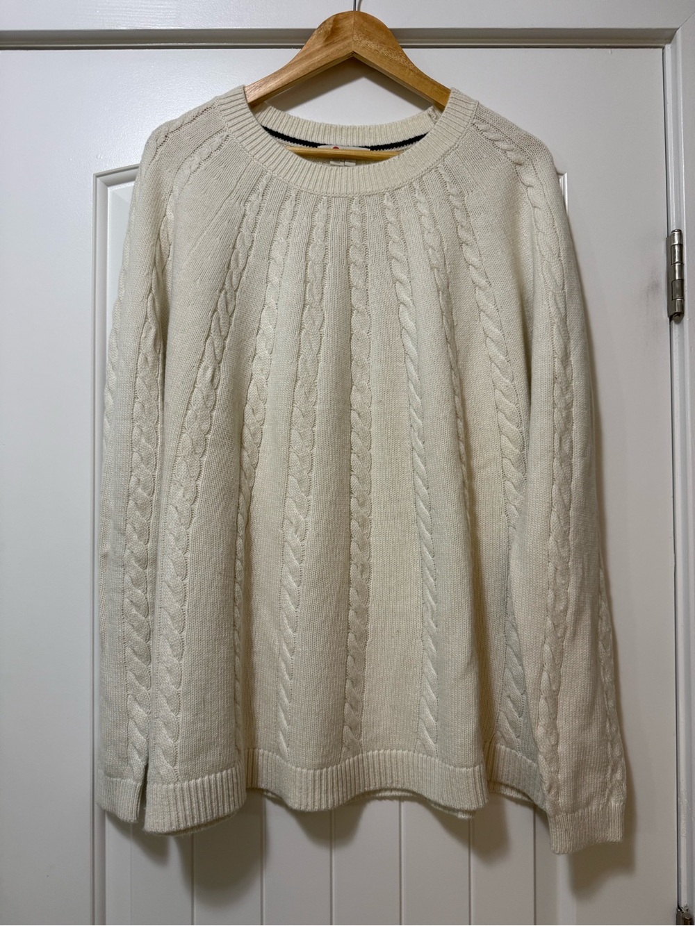 Boden Wool Blend Classic Cable Knit Crewneck Sweater in Cream XL